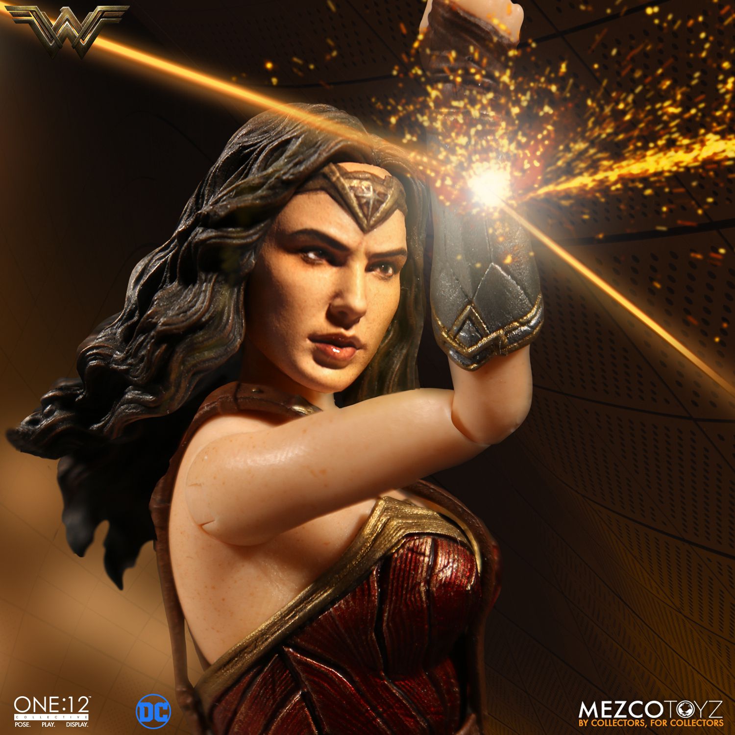 Wonder Woman door Mezco Toyz en NECA 1