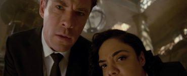 Men in Black International blu-ray winactie Agent H en M uitsnede