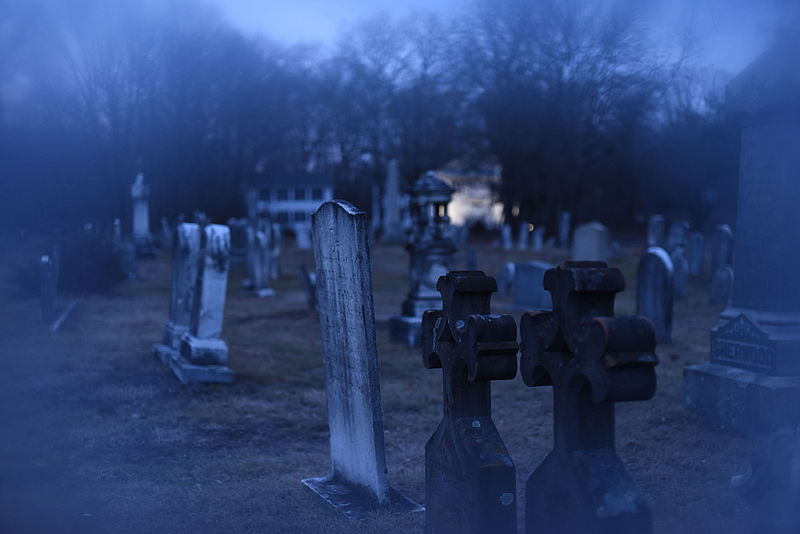 The Conjuring Universe - Union Graveyard in Easton, CT. Home of the legend of the White Lady - Foto Karl Thomas Moore - Creative Commons Attribution-Share Alike 4.0 International