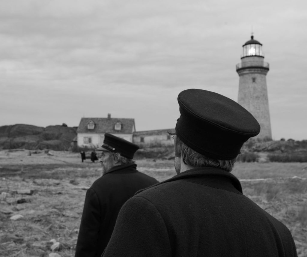 The Lighthouse - De dienst vangt aan