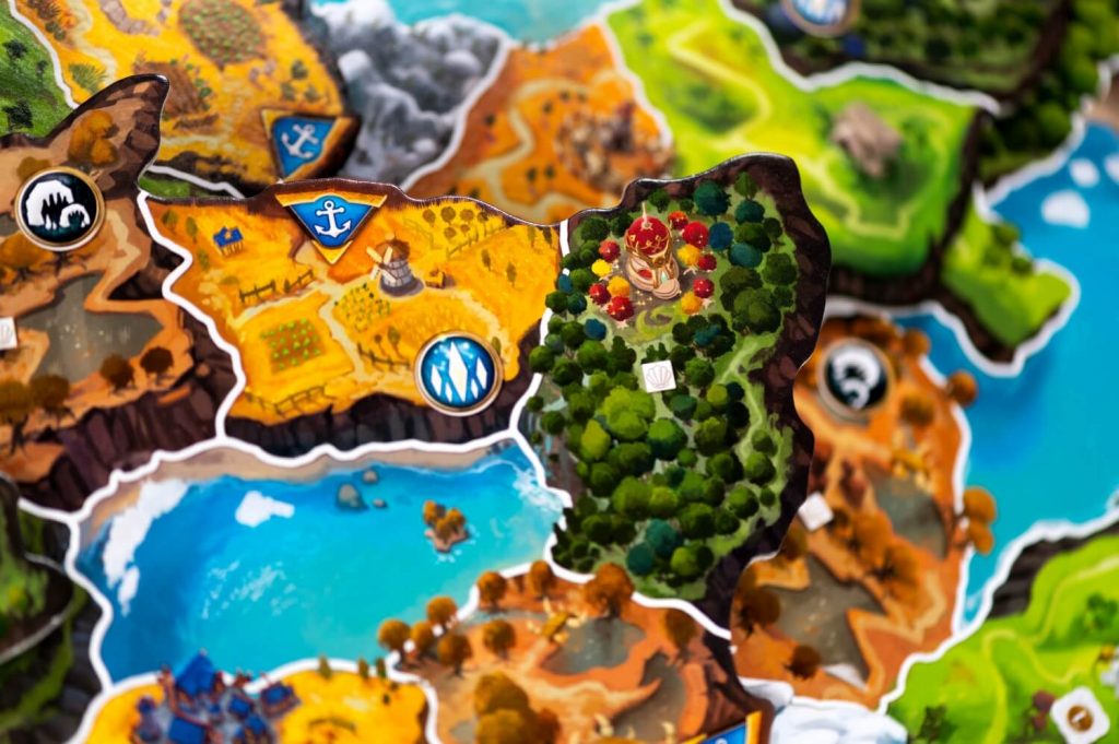 Small World of Warcraft detail