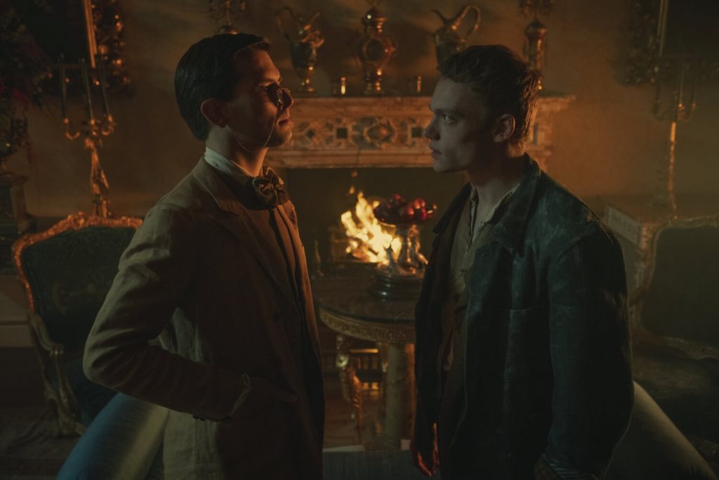 Henry Lloyd-Hughes als Sherlock Holmes
