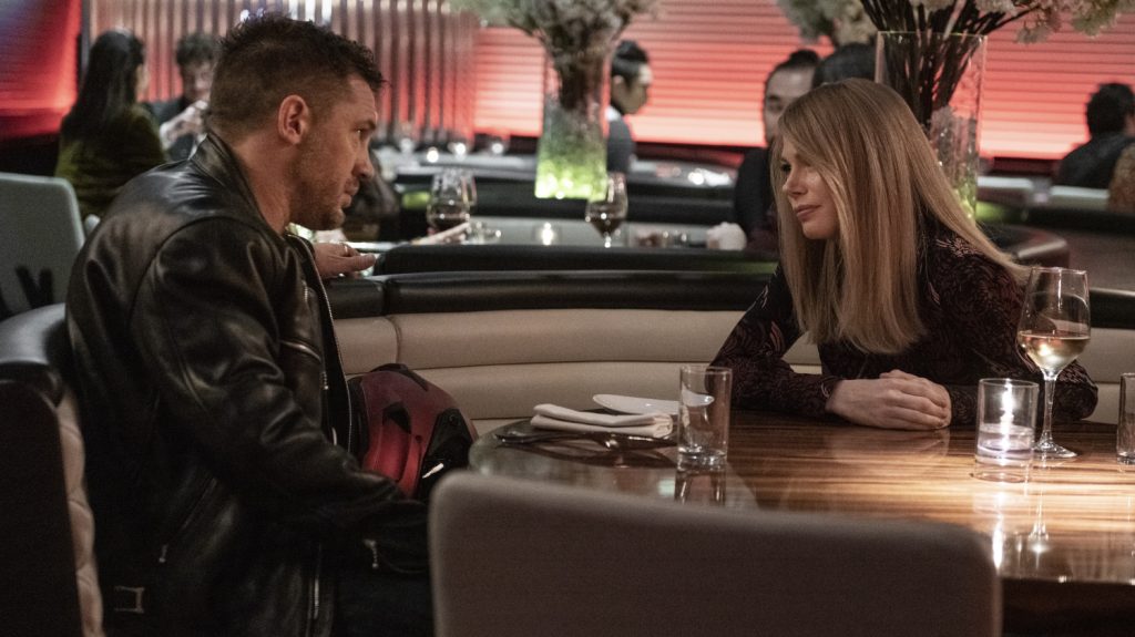 Tom Hardy als Eddie Brock en Michelle Williams als Anne Weying