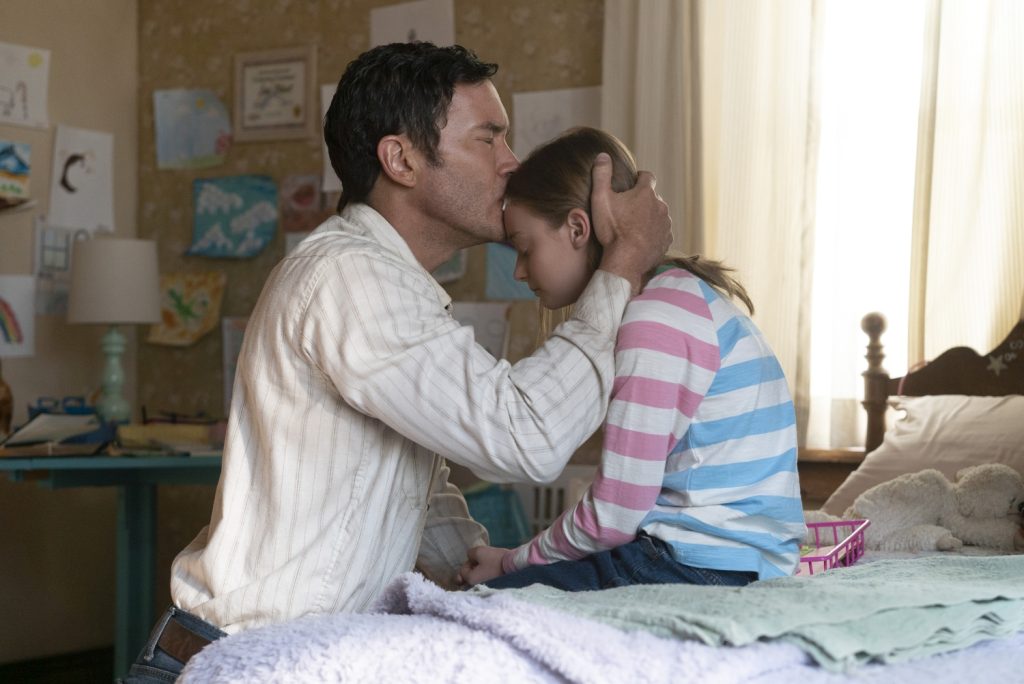 Tom Pelphrey als Perry Abbott en Olive Abercrombie als Amy Abbott