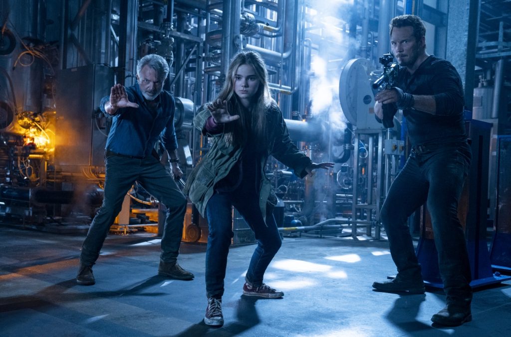 Sam Neill, Chris Pratt en Isabella Sermon in Jurassic World Dominion