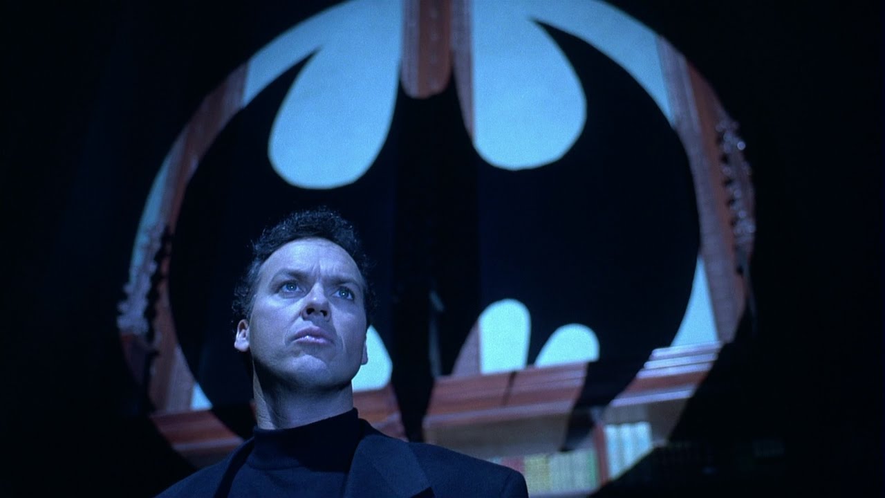 Tim Burton Batman 4K recensie - Bruce Wayne - The Batsignal