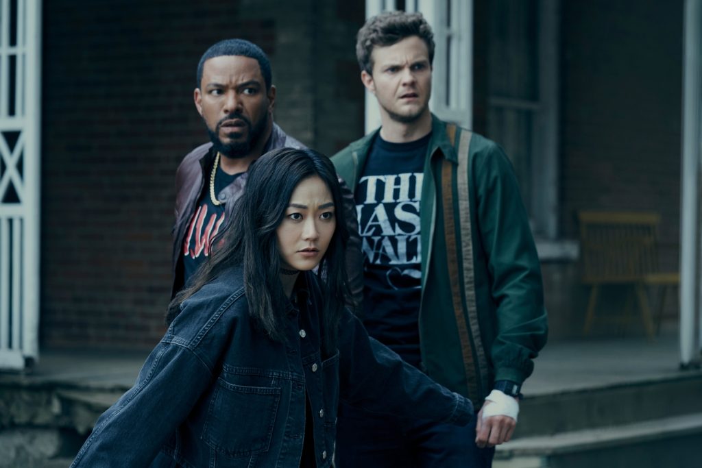 Laz Alonso, Jack Quaid en Karen Fukuhara in The Boys seizoen 3