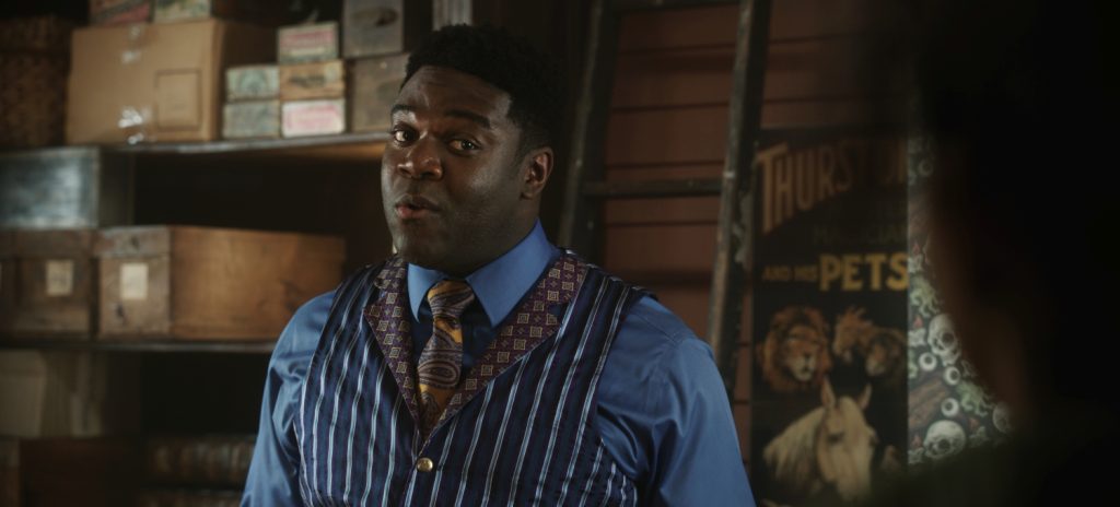 Sam Richardson als Gilbert