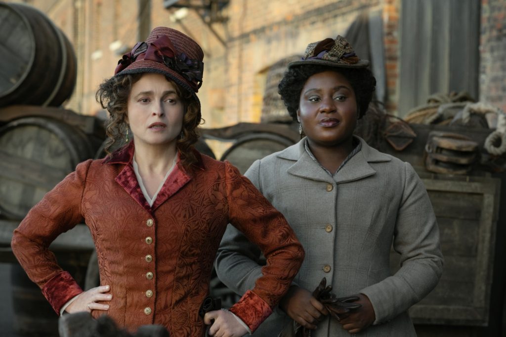 Helena Bonham Carter als Eudoria Holmes en Susan Wokoma als Edith