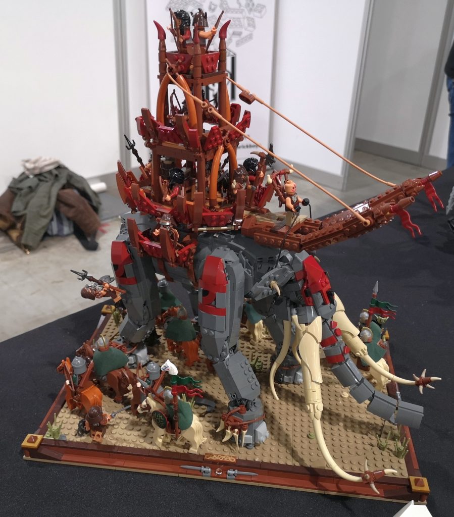 Dutch Comic Con 2022 Winter Edition reportage - Lord of the Rings Lego Mûmakil