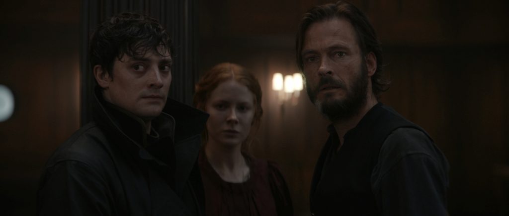 Aneurin Barnard als Daniel Solace, Emily Beecham als Maura Franklin en Andreas Pietschmann als Eyk Larsen