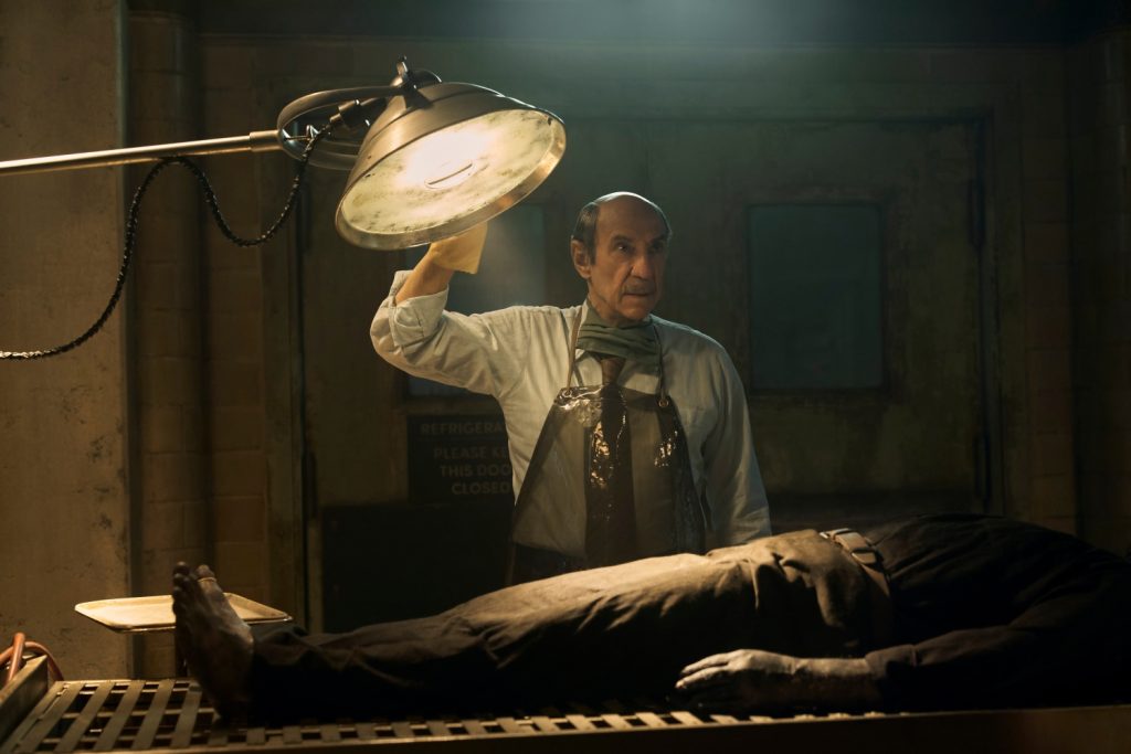 Guillermo del Toro’s Cabinet of Curiosities recensie - F. Murray Abraham als Dr. Carl Winters