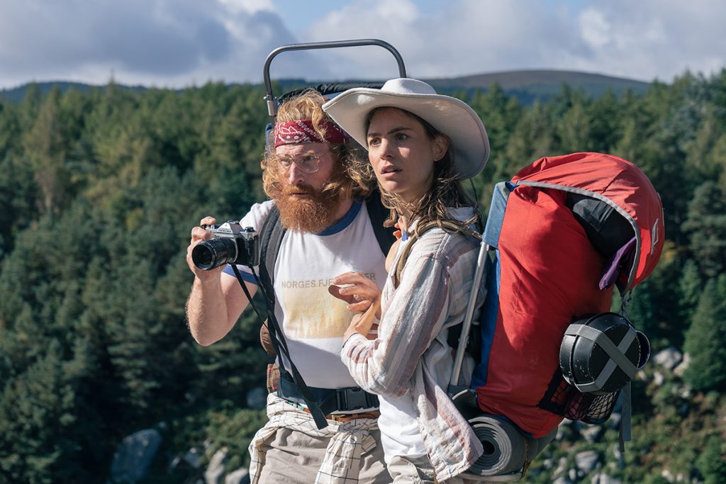 Kristofer Hivju als Olaf en Hannah Hoekstra als Elsa