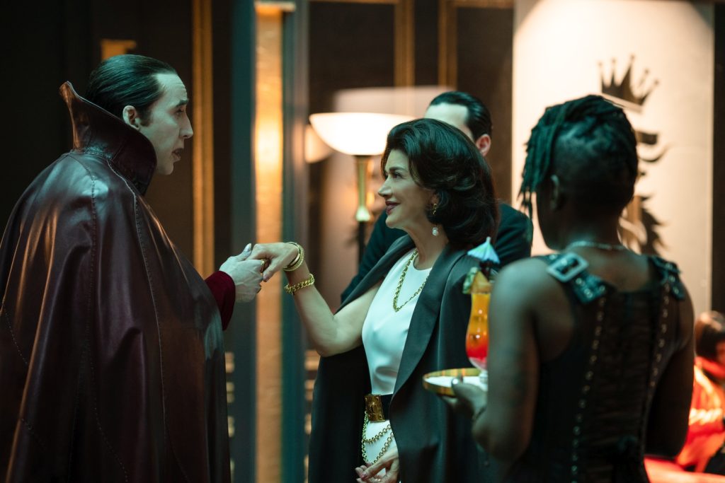 Nicolas Cage als Dracula en Shohreh Aghdashloo als Bellafrancesca Lobo