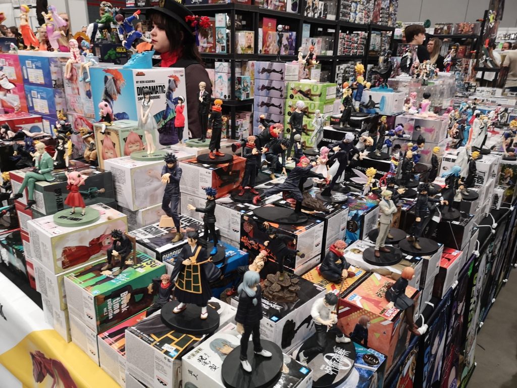 Dutch Comic Con 2023 Summer Edition reportage - merchandise statues