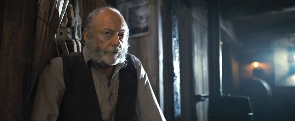 Liam Cunningham is kapitein Eliot in The Last Voyage of the Demeter