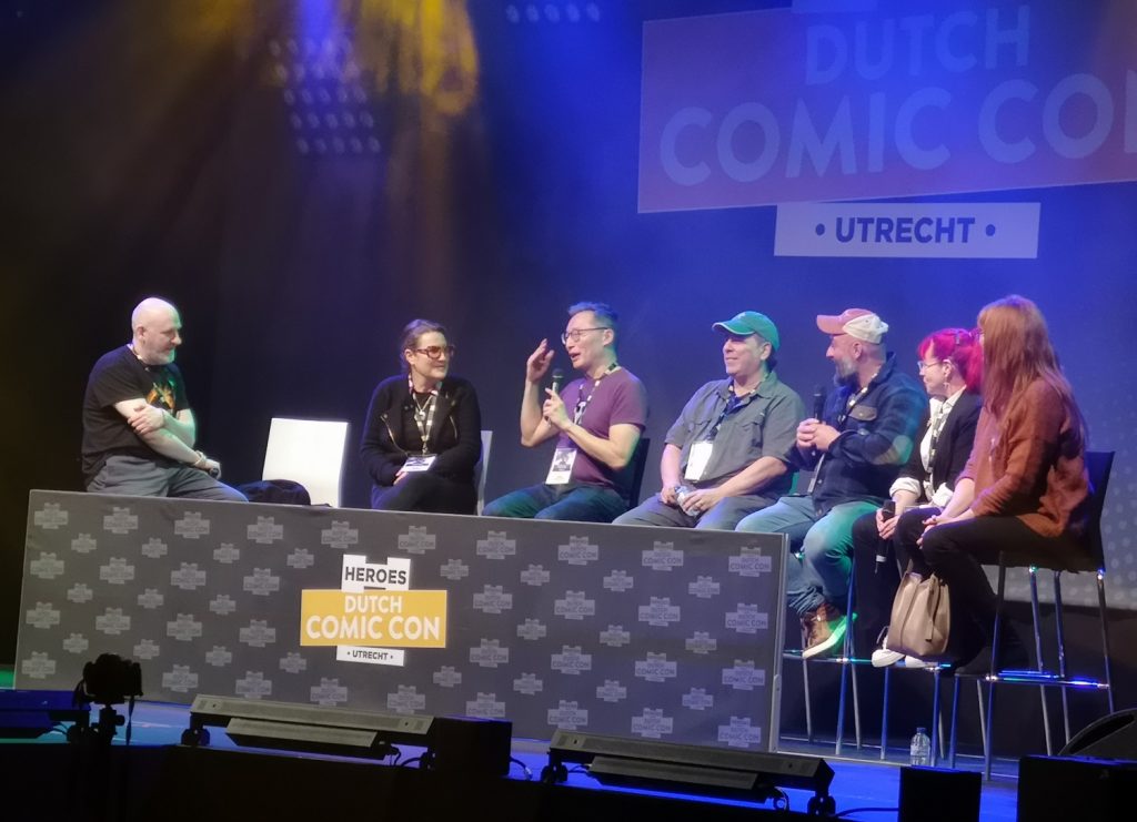 Jimmy Palmiotti on stage in a Dutch Comic Con panel