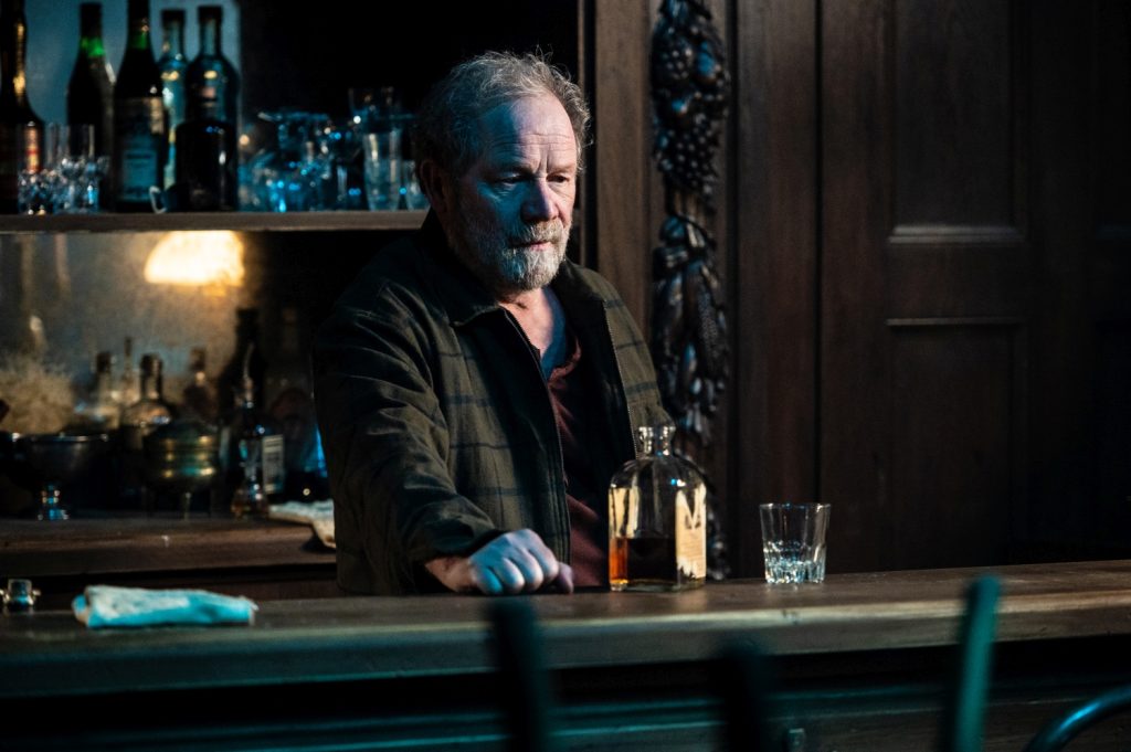 Peter Mullan als Owen Lark