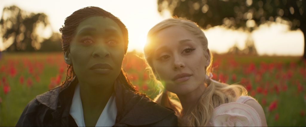 Ariana Grande als Glinda en Cynthia Erivo als Elphaba