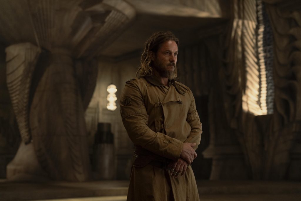 Travis Fimmel als Desmond Hart in Dune Prophecy 4K seizoen 1